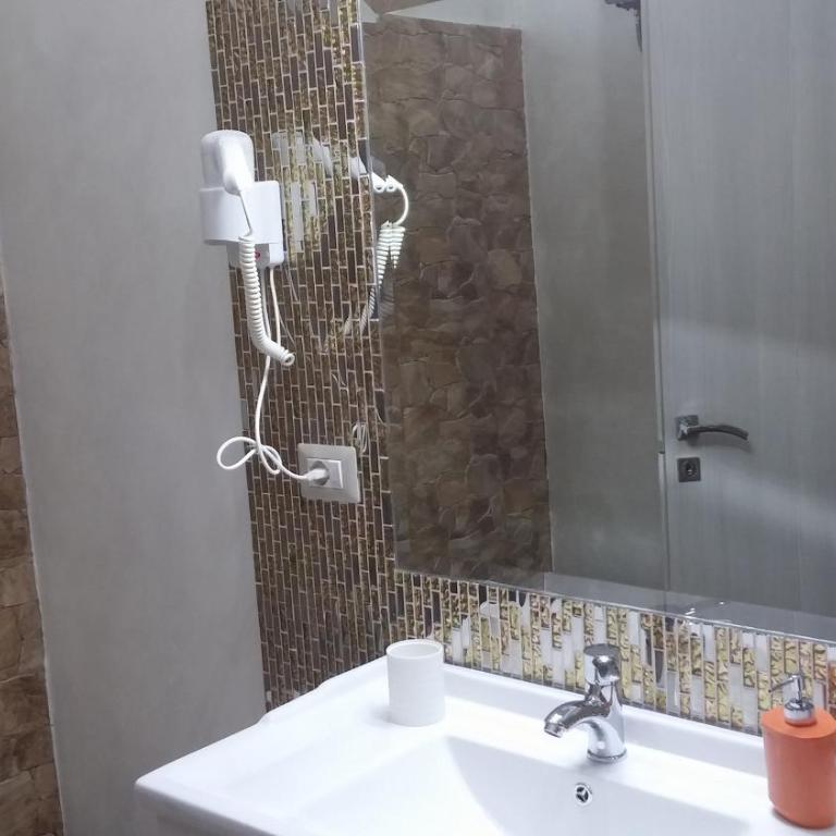 Brilliant Room - Triple Room with Private Bathroom - 5