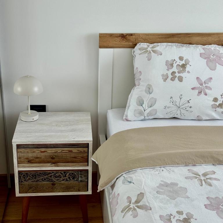 The Urban Sunset Apartment - Two-Bedroom Apartment - 24