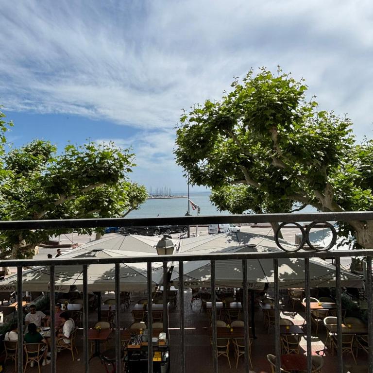 Primera Línea de Mar y Playa - Two-Bedroom Apartment with Balcony and Sea View - 58