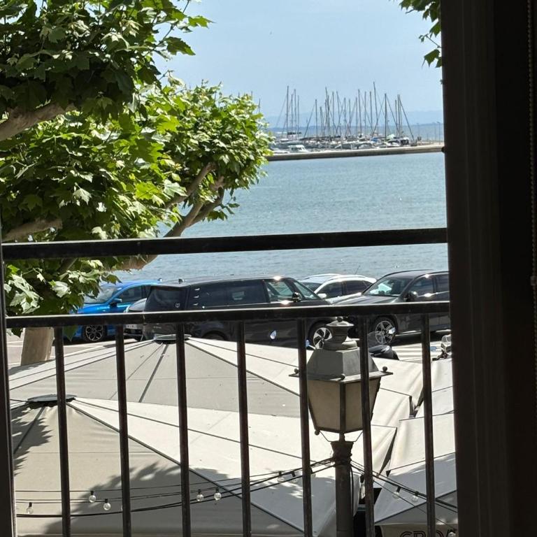 Primera Línea de Mar y Playa - Two-Bedroom Apartment with Balcony and Sea View - 13
