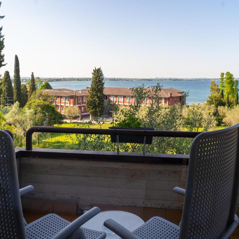 Hotel Désirée by Double Hospitality - Camera Deluxe Matrimoniale/Doppia con Letti Singoli con Vista Lago - 8