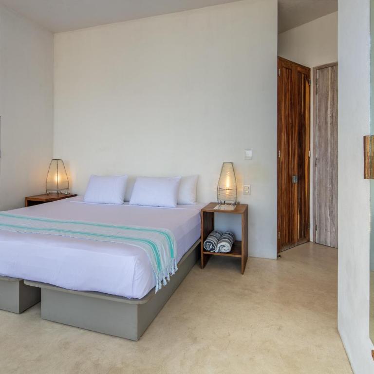 Casa Cascada - Adults Only - Habitación con cama extragrande y vistas al jardín - 3