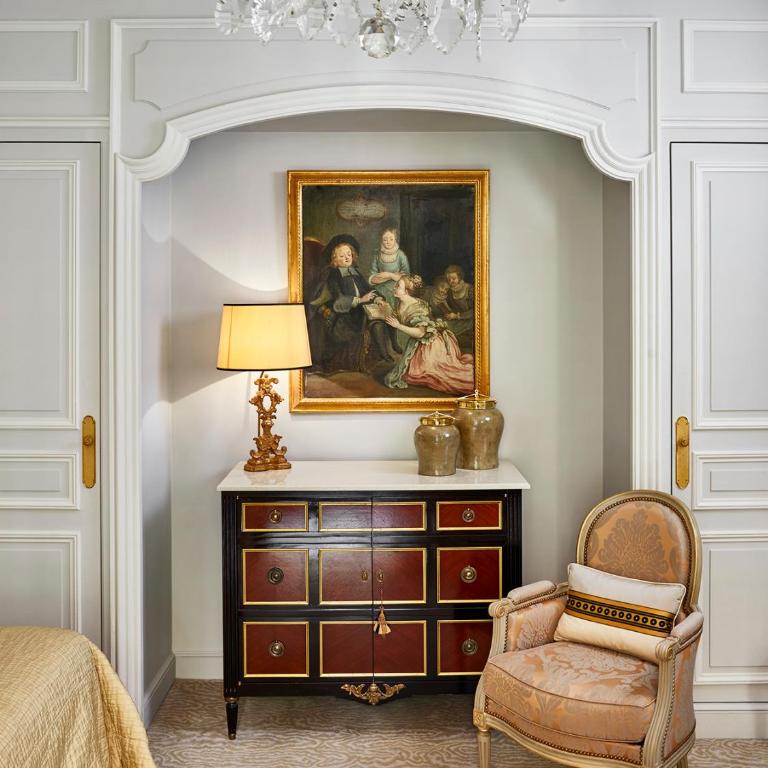 Hôtel Plaza Athénée - Dorchester Collection - Suite Junior - 2