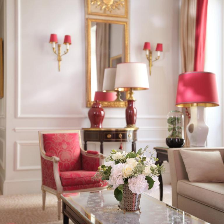 Hôtel Plaza Athénée - Dorchester Collection - Suite Supérieure - 1