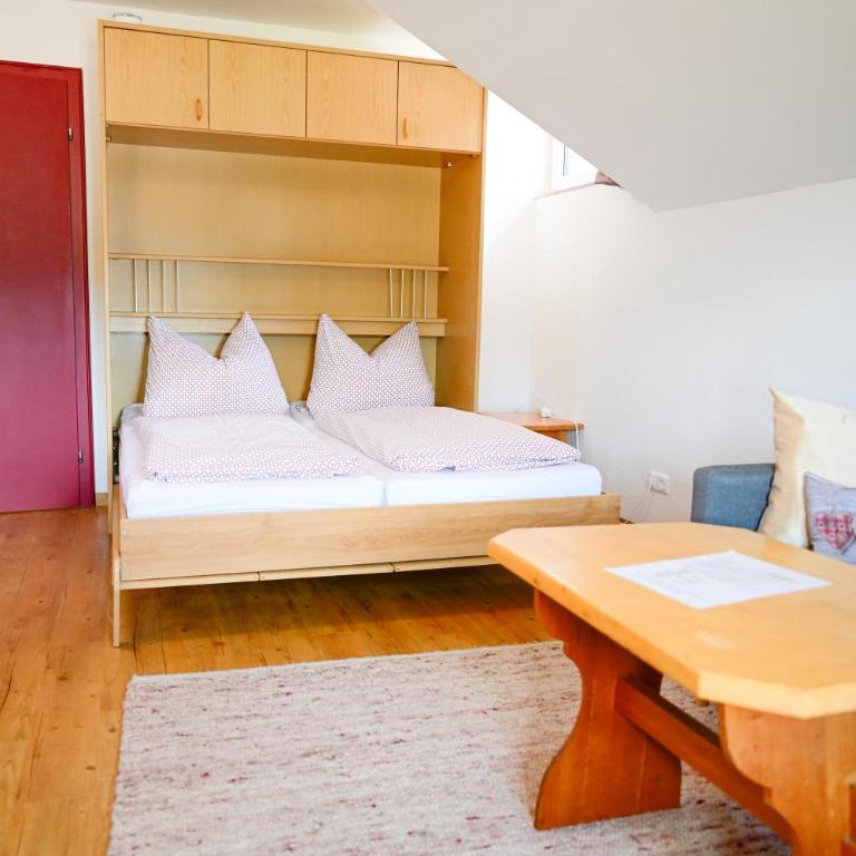 Faltenbach Ferienwohnungen in Oberstdorf - Apartment mit Blick auf die Berge - 24