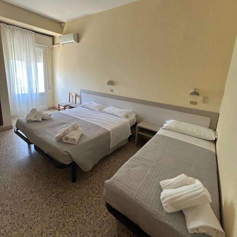 Hotel Ines - Camera Tripla - 4