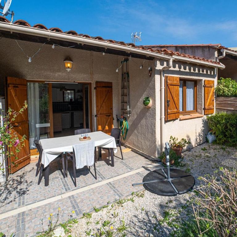 Le Mazet des Criques Charm and Beach 2 Steps Away - Two-Bedroom Apartment - 15