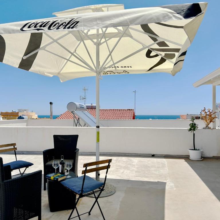 Blue Space 50 meters from the sandy beach, parking & wifi - Casa con 2 Camere da Letto - 32