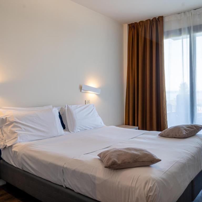Hotel Désirée by Double Hospitality - Camera Matrimoniale/Doppia con Letti Singoli con Vista Lago. - 9