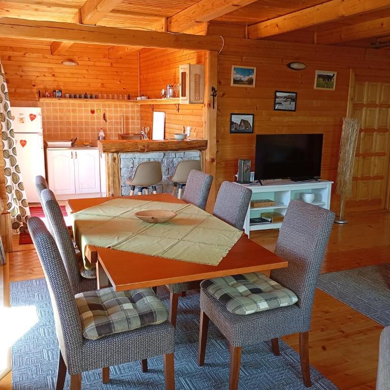 Boskovica Brvnare - Three-Bedroom Chalet - 14