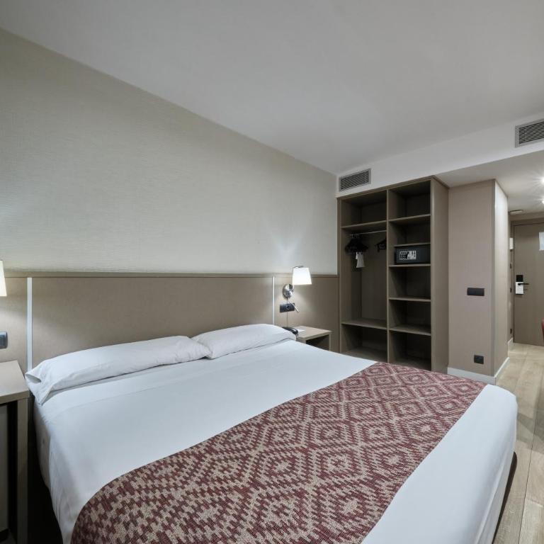 Catalonia Park Güell - Double or Twin Room - 5