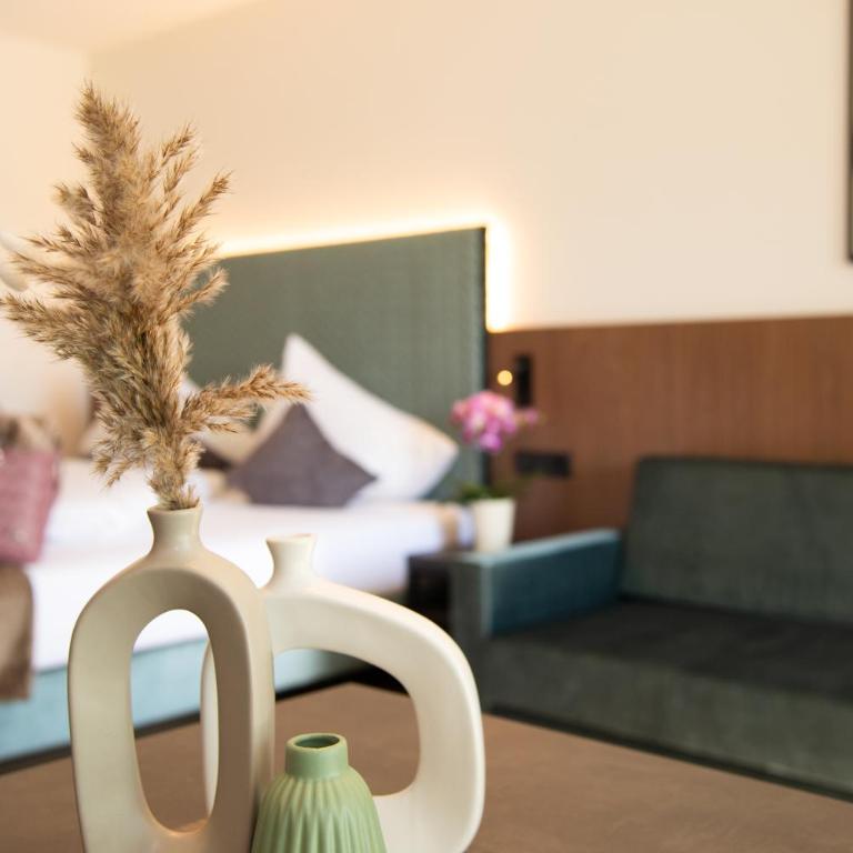 Garden Park Hotel - Double Room with Balcony (2 Adults + 1 Child) - 1