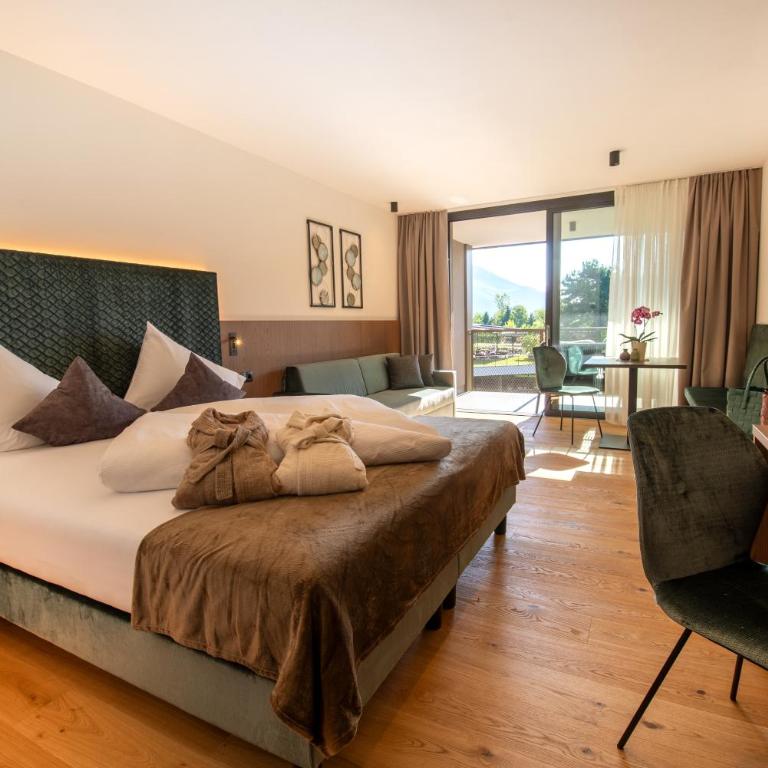 Garden Park Hotel - Double Room with Balcony (2 Adults + 1 Child) - 3