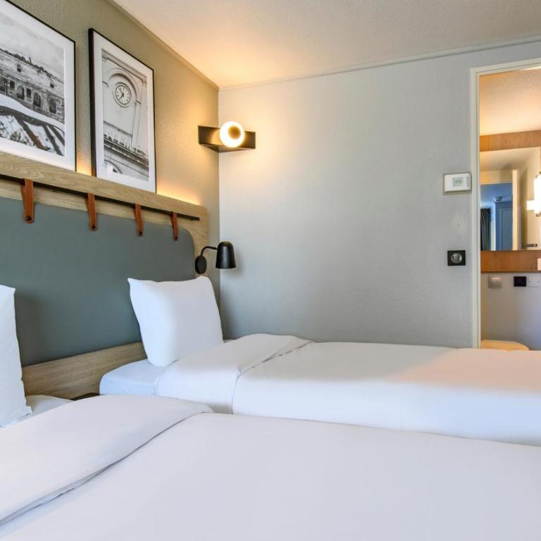 Campanile PRIME - Nîmes Centre - Chambre Standard - 2 Lits Simples - 4