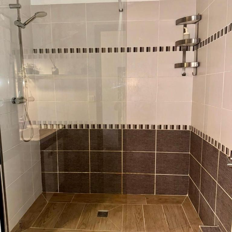 T2 60m2, Centre Ville, Parking Gratuit, Terrasse, Proche Tram, à seulement 15mn des Plages - One-Bedroom Apartment - 10
