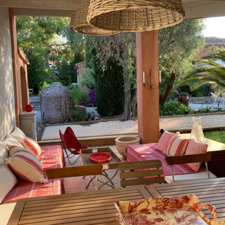Villa spacieuse à Carqueiranne pour 10 pers, proche mer - FR-1-599-120 - Maison de Vacances - 3
