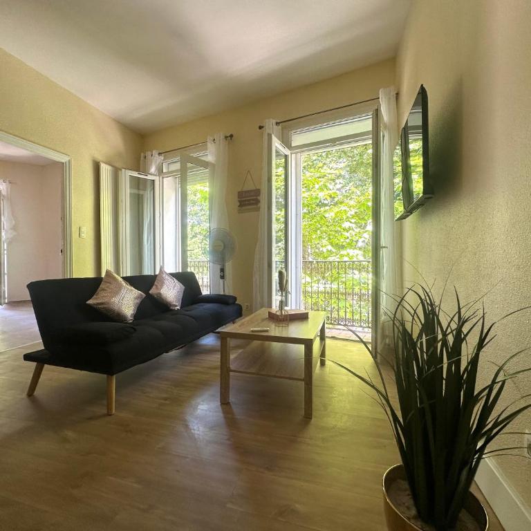Centre ville, grand T3 avec balcon - Apartment mit 2 Schlafzimmern - 4