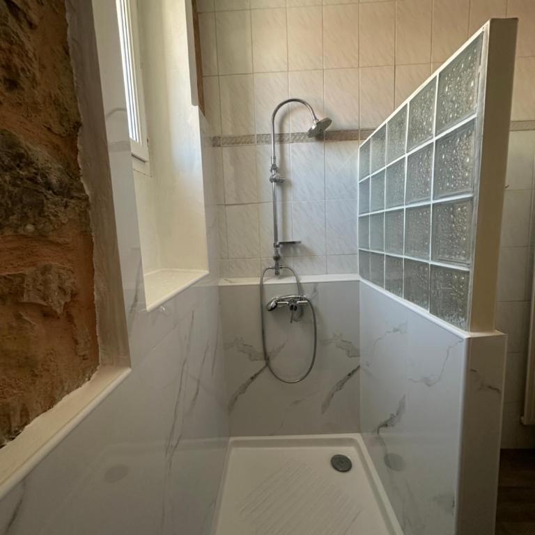 Centre ville, grand T3 avec balcon - Apartment mit 2 Schlafzimmern - 11