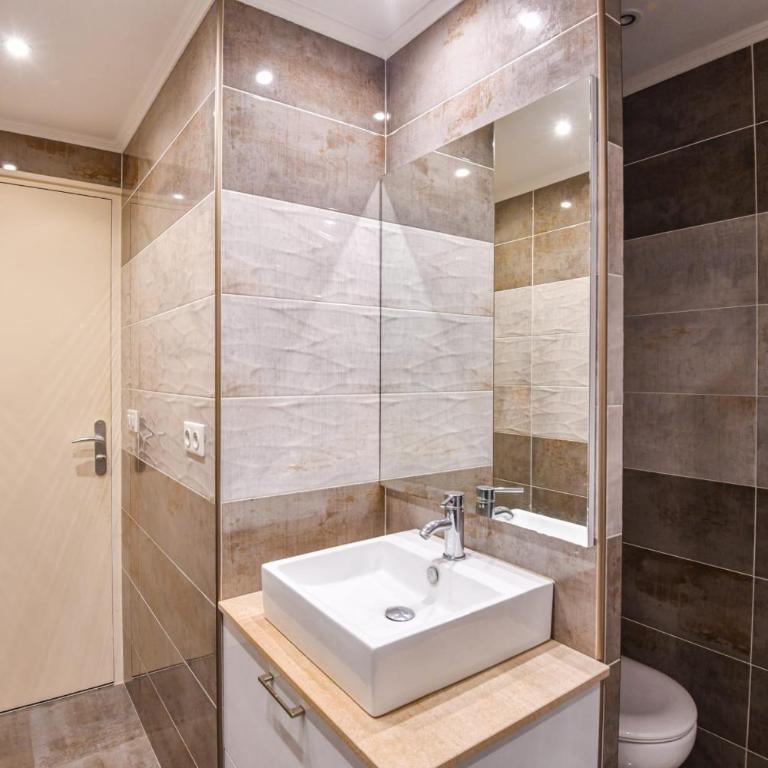 Appart belle vue mer et plage proche de Monaco - Appartement - 20