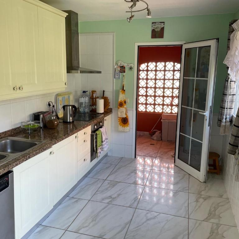 Private Villa - Sleeps 6 - Heated Pool - Air Con - Vacation Home - 11
