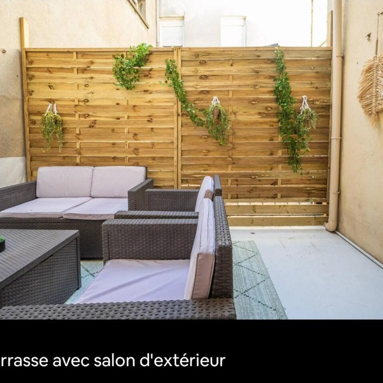 Cocon des halles - Climatisation - Terrasse - Three-Bedroom Apartment - 16