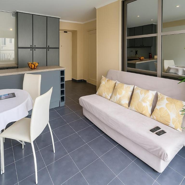 Le Coeur d'Antibes, T2, 4P, Balcon, Centre ville - Apartment mit 1 Schlafzimmer - 7