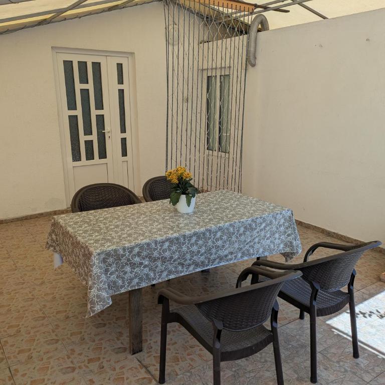 Apartmani Abeona - Apartman sa 2 Spavaće Sobe i Terasom - 11