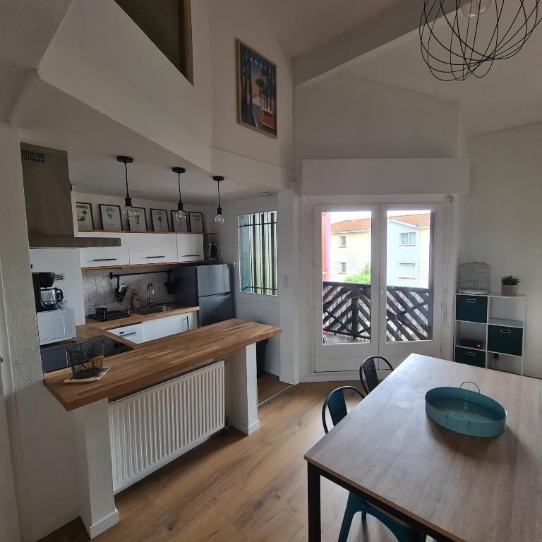 Duplex au cœur du bourg à 10 minutes de la plage - Appartement 1 Chambre - Vue sur Ville - 3