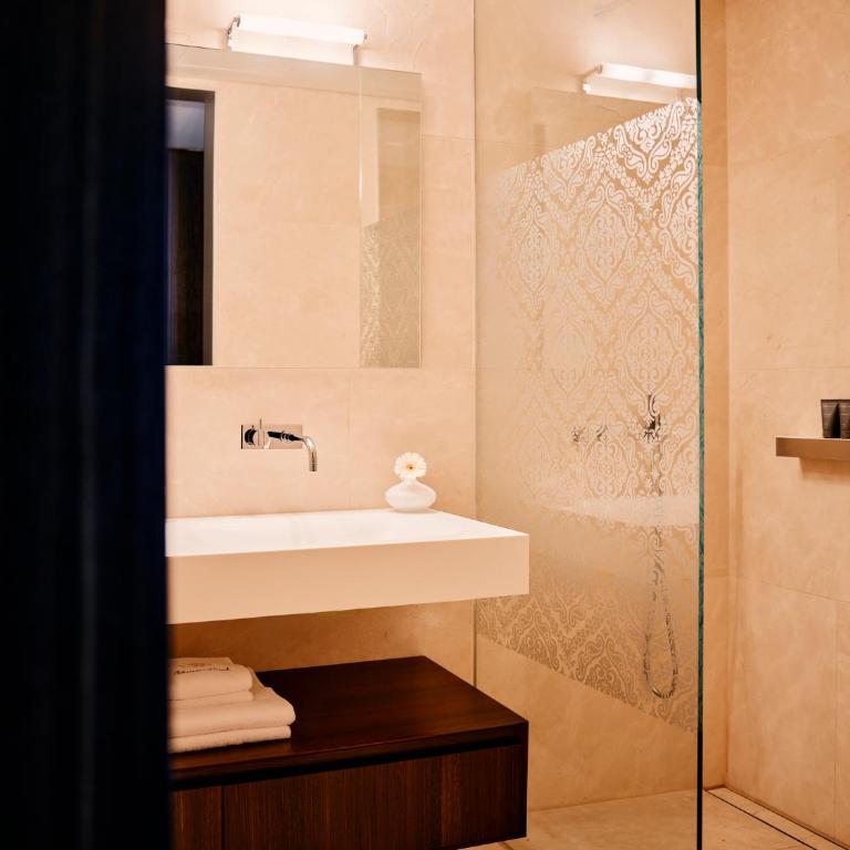 TAUROA Steirerschlössl - Standard Suite - Nebengebäude - 1