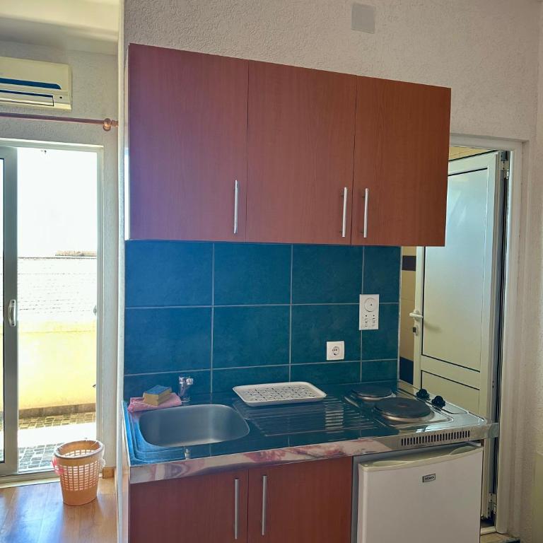 Cache Apartments - Studio with Sea View - 3