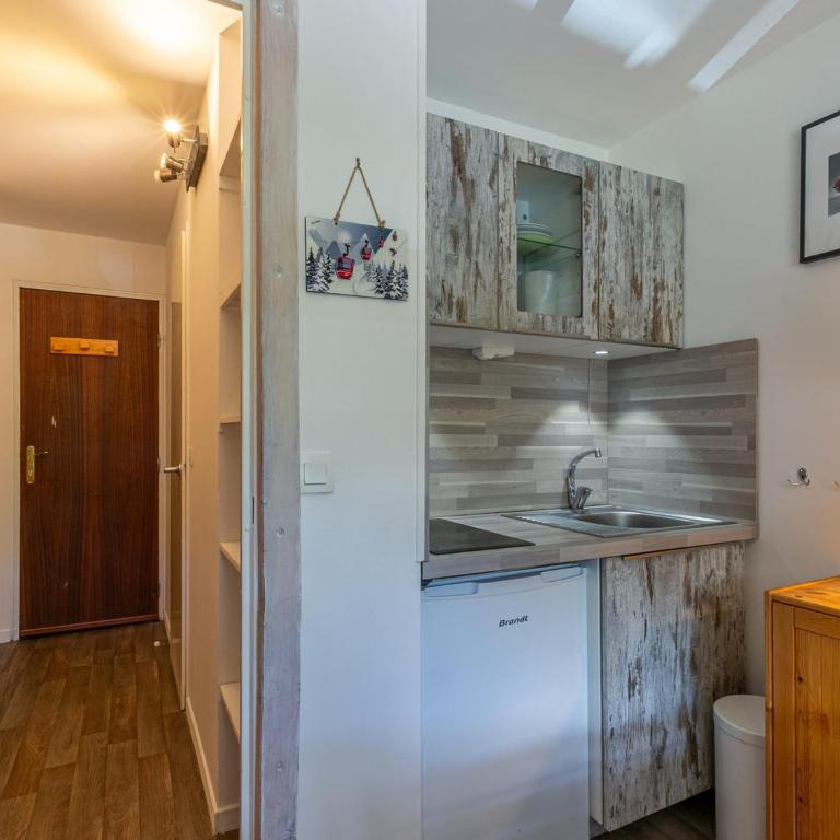 Studio rénové avec balcon, parking et proche pistes à Val-d'Isère - FR-1-694-287 - Studio - 12