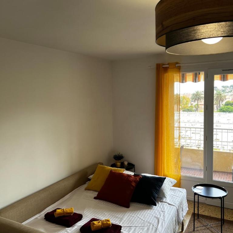 Superbe T3 refait à neuf avec vue mer - Appartement 2 Chambres - 2