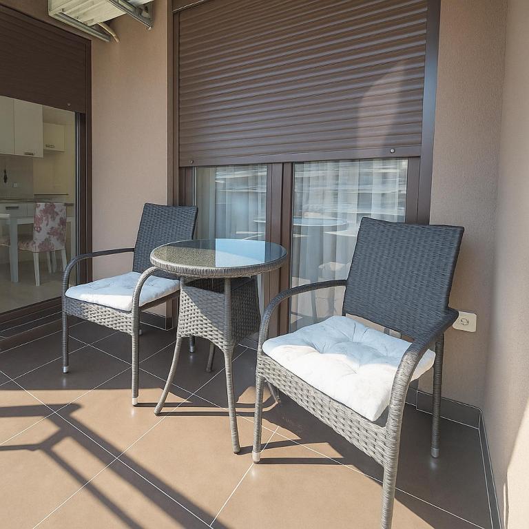 Apartment Adrialux - Apartman s 1 Spavaćom Sobom, Balkonom i Pogledom na More - 8