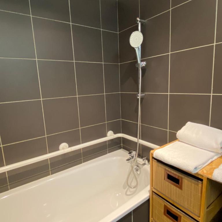 Auberge de Jeunesse HI Paris Yves Robert - Appartement pour 2 Personnes avec Terrasse - 8