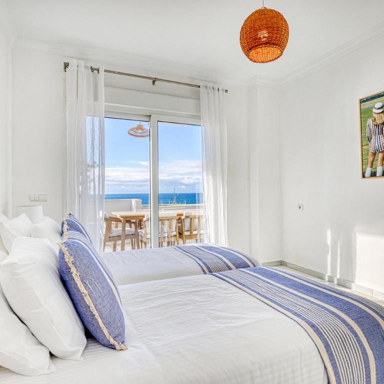 Apartamento en primera línea de playa en Estepona - Apartamento de 2 dormitorios - Frente al océano - 2