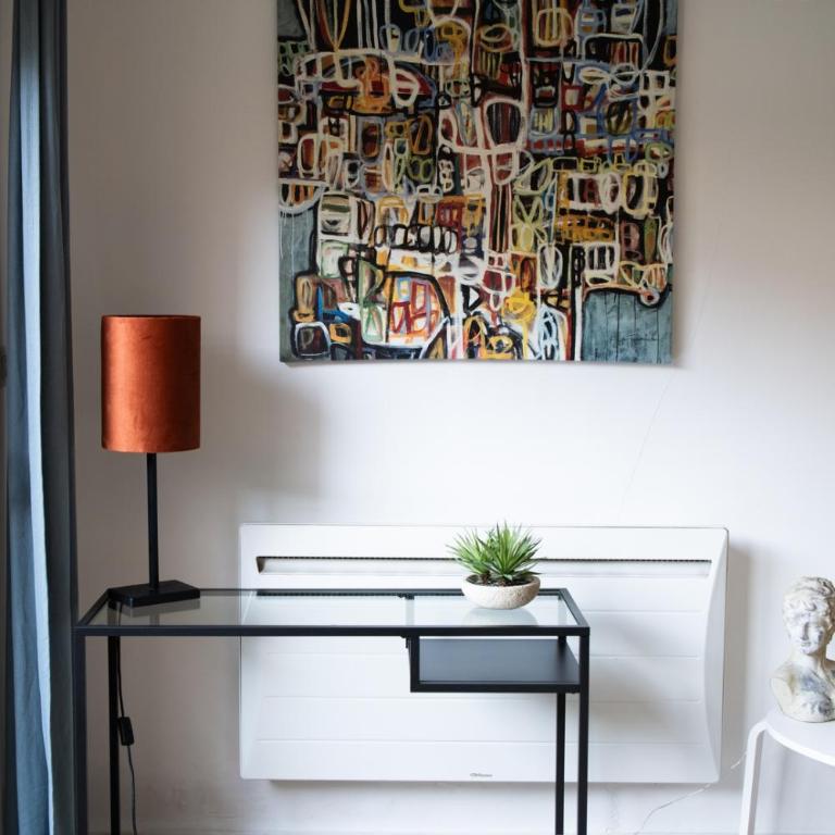 Large Quiet House, in the city center - Maison de Vacances - 7