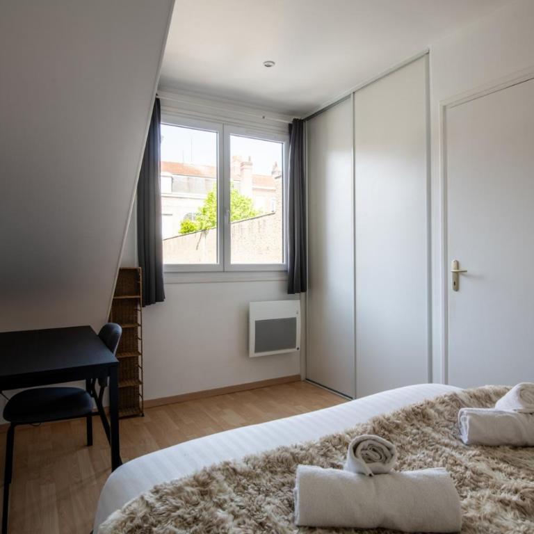 Large Quiet House, in the city center - Maison de Vacances - 16