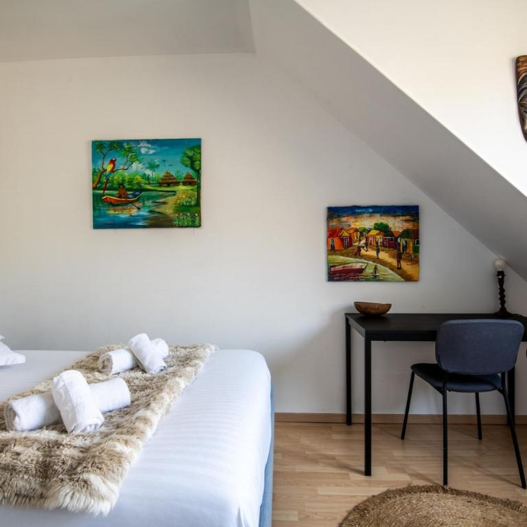 Large Quiet House, in the city center - Maison de Vacances - 15