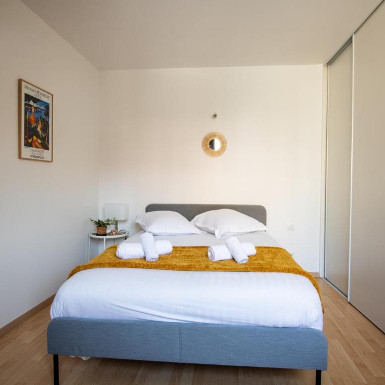 Large Quiet House, in the city center - Maison de Vacances - 21