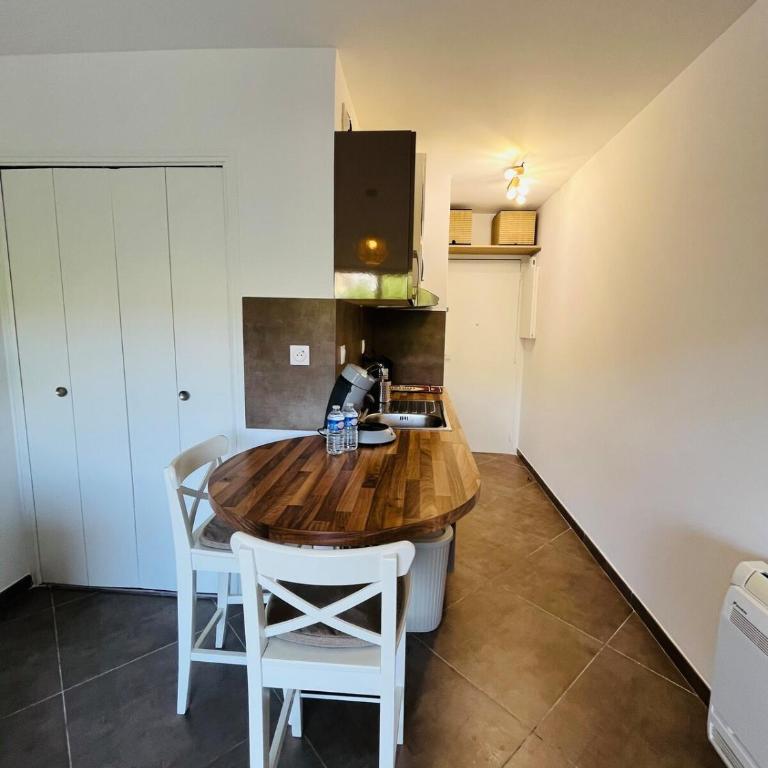 Studio cozy proche de la mer - One-Bedroom Apartment - 2