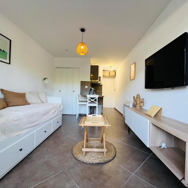 Studio cozy proche de la mer - One-Bedroom Apartment - 10