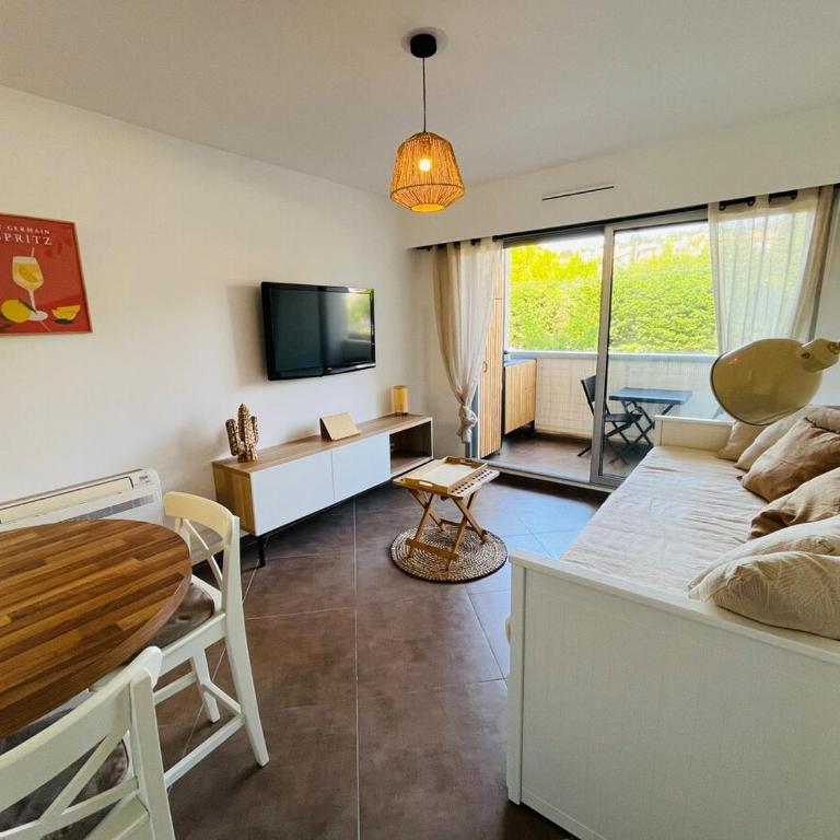 Studio cozy proche de la mer - One-Bedroom Apartment - 11