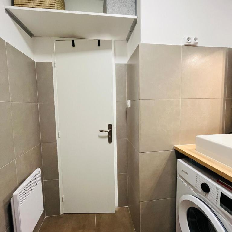 Studio cozy proche de la mer - One-Bedroom Apartment - 15
