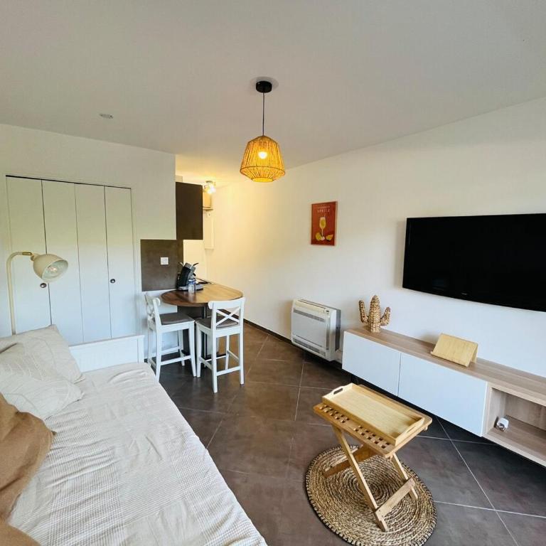 Studio cozy proche de la mer - One-Bedroom Apartment - 17