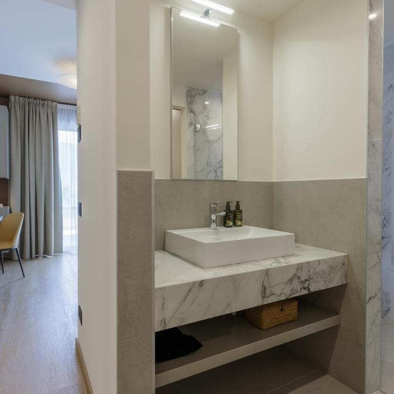 Drago Suites by Double Hospitality - Habitación Doble con balcón - 1 o 2 camas - 21