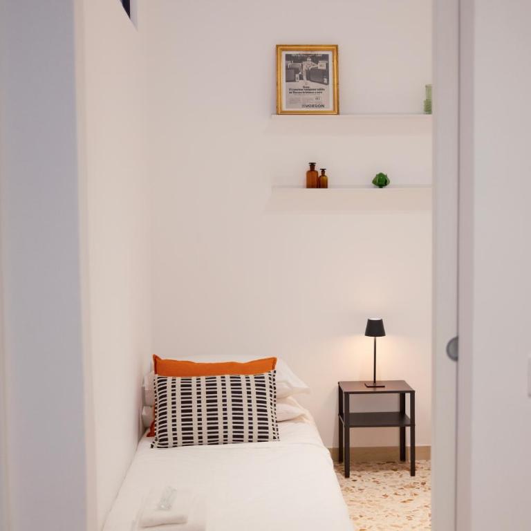 Casa SEBA, Modern Retro Escape I 2 Bedrooms, Parking, Elevator, Crib - Two-Bedroom Apartment with Mountain View - 16