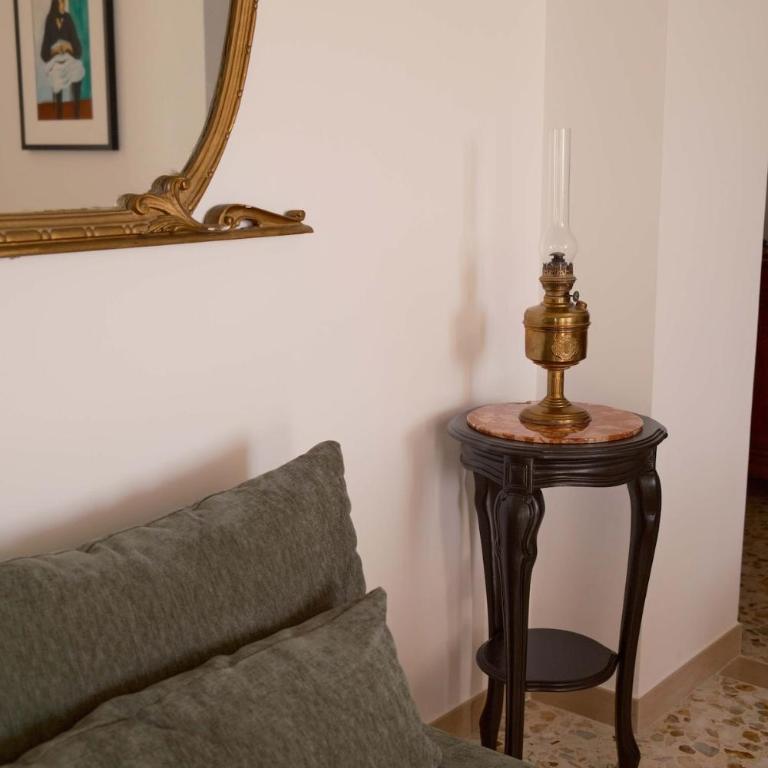 Casa SEBA, Modern Retro Escape I 2 Bedrooms, Parking, Elevator, Crib - Two-Bedroom Apartment with Mountain View - 18