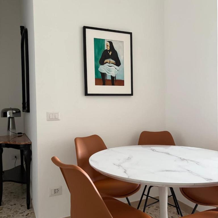 Casa SEBA, Modern Retro Escape I 2 Bedrooms, Parking, Elevator, Crib - Two-Bedroom Apartment with Mountain View - 13