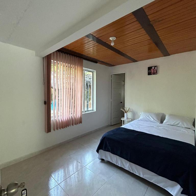 Hospedaje Las Ceibas - Habitación Doble con baño privado - 2