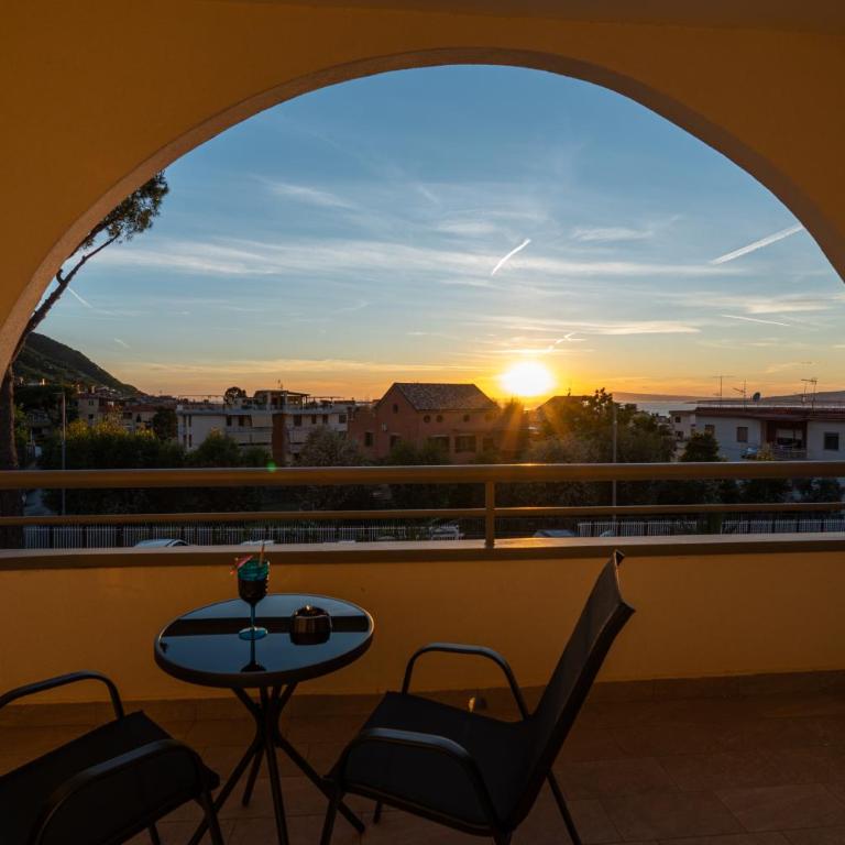 Floral Apartment - Camera Matrimoniale con Vista Mare - 13